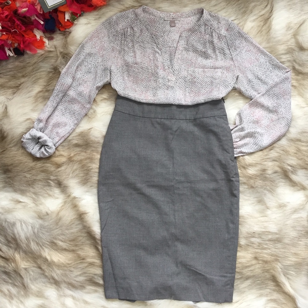 Old Navy Stretch Pencil skirt